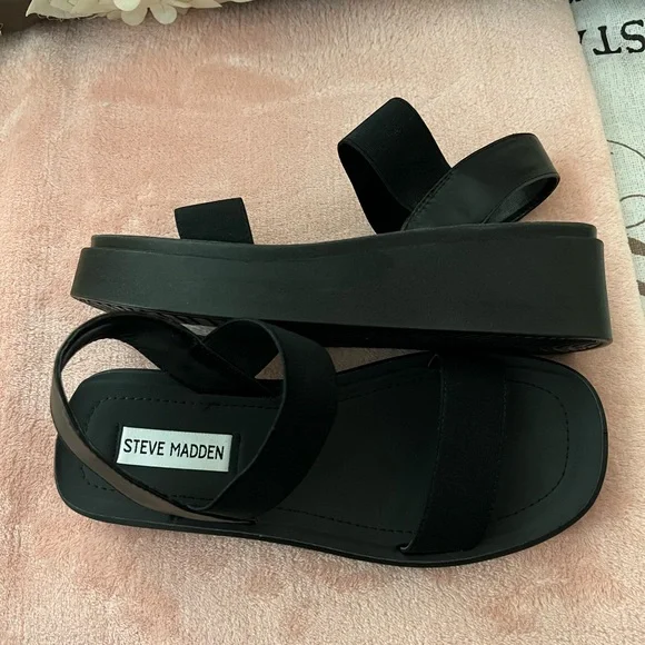 Steve Madden Sandals - Picture 9 of 10